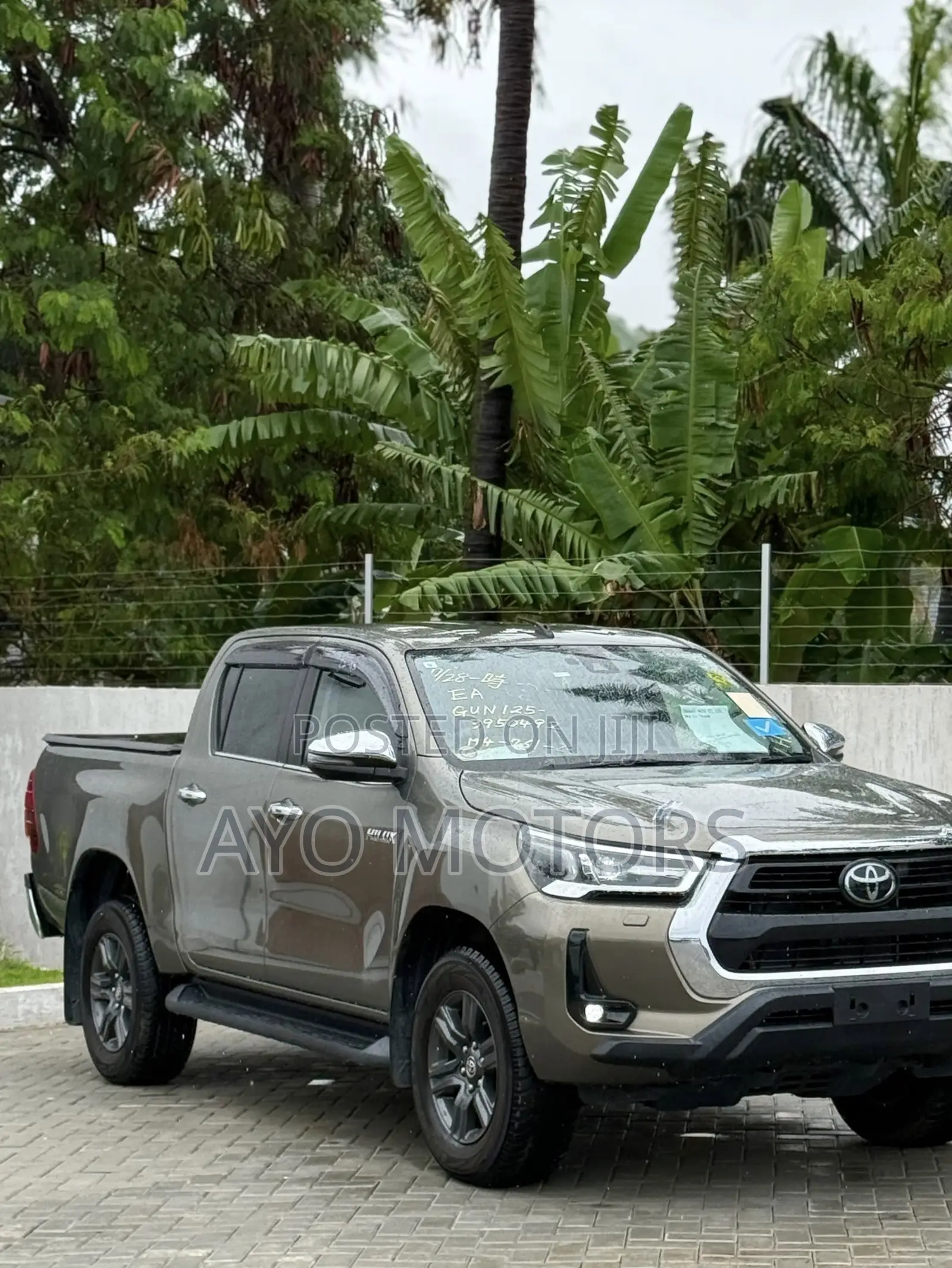 Toyota Hilux 2023 Beige