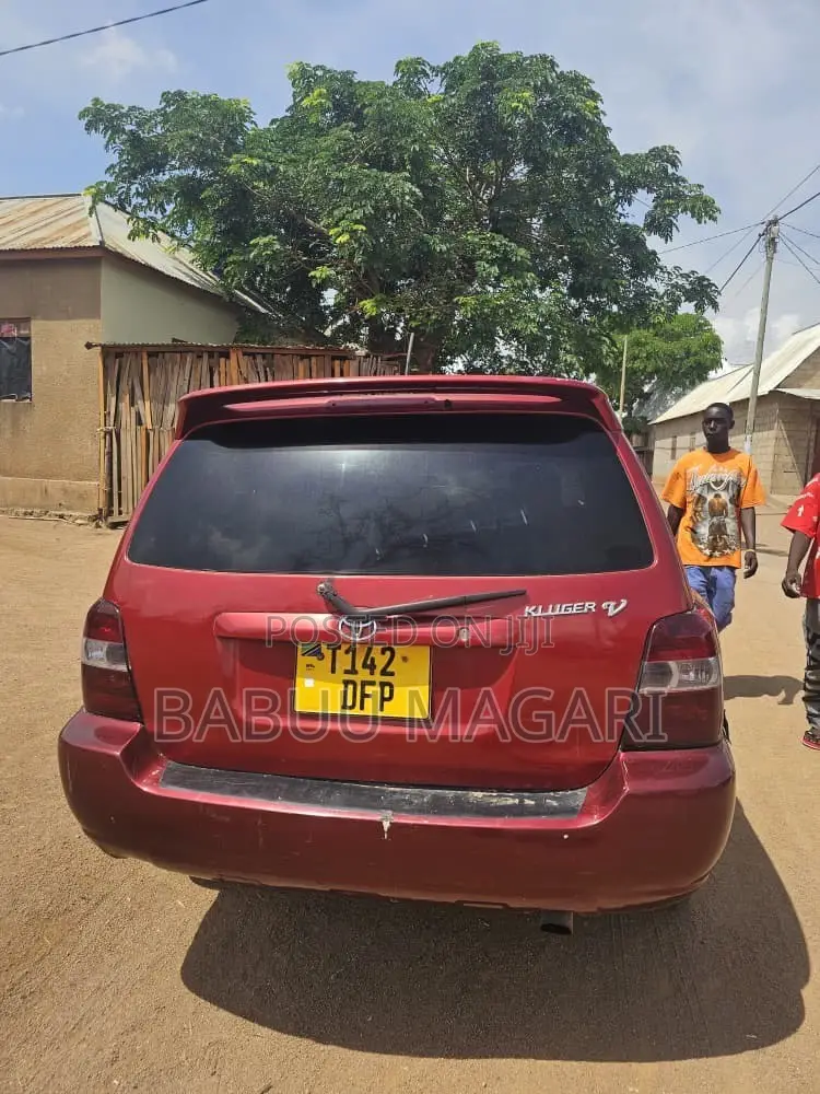 Toyota Kluger 2005 Maroon