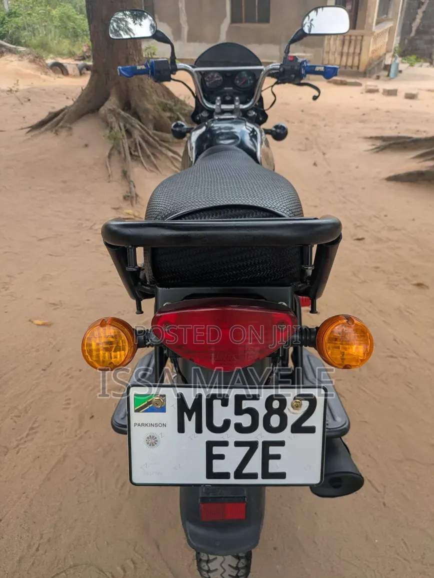 Bajaj Boxer 125 2025 Black