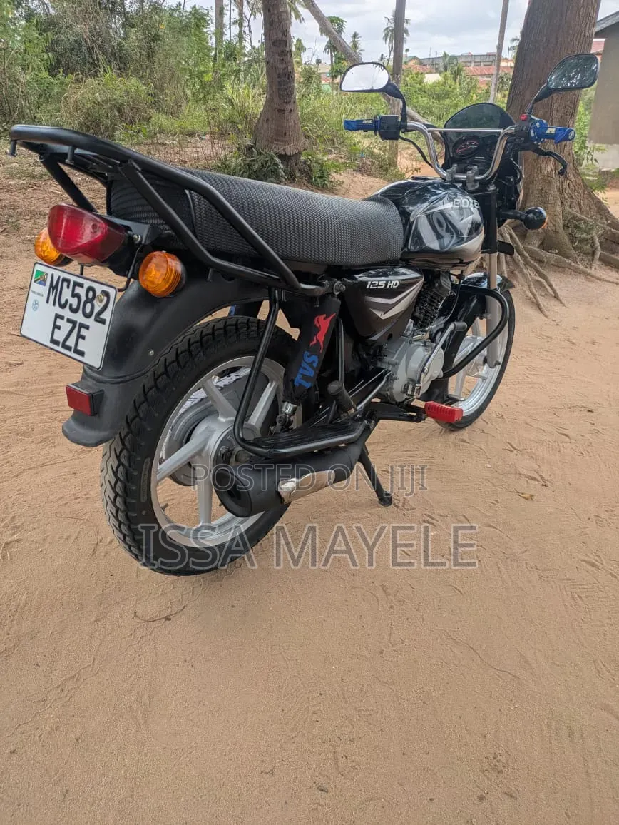 Bajaj Boxer 125 2025 Black