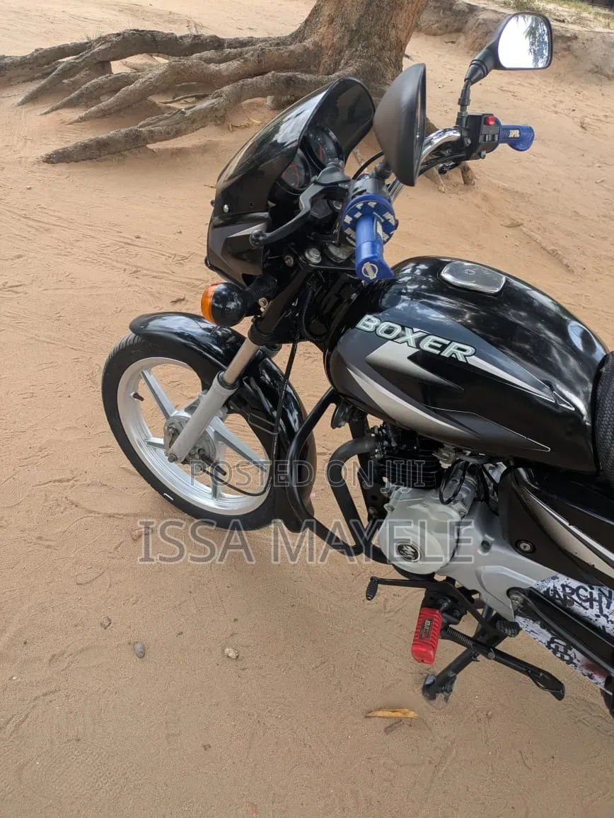 Bajaj Boxer 125 2025 Black