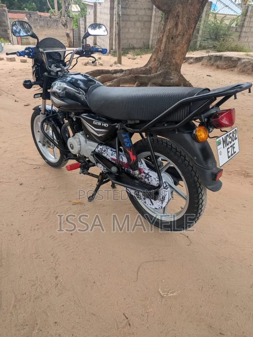 Bajaj Boxer 125 2025 Black