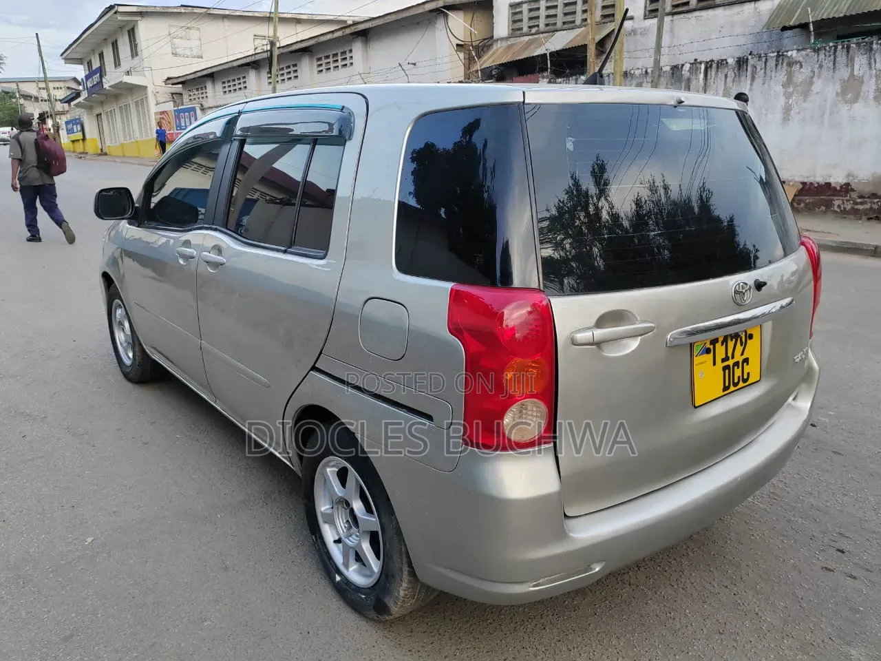 Toyota Raum 2005 Silver
