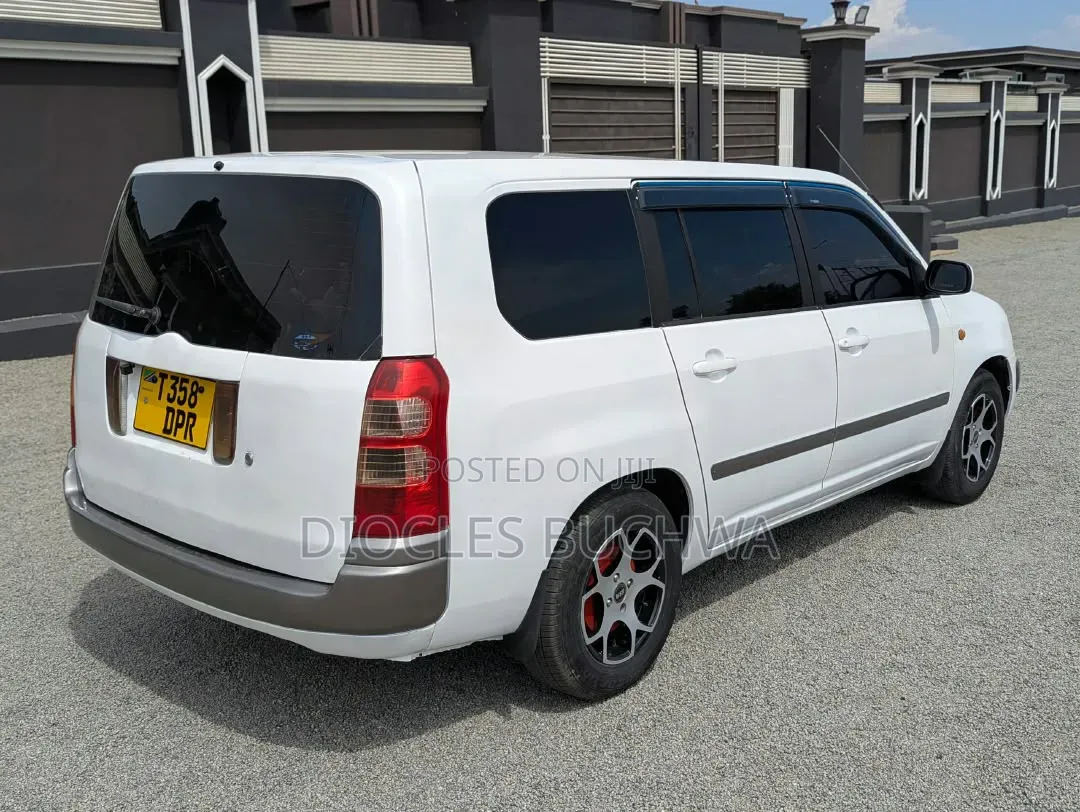Toyota Succeed 2005 Silver