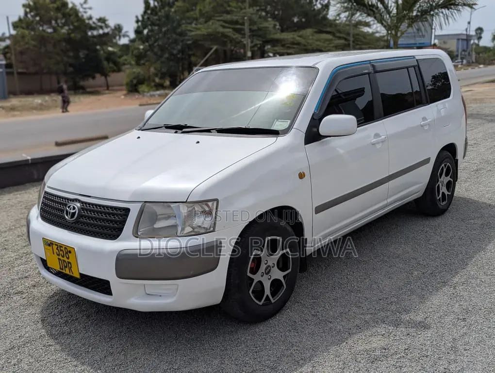 Toyota Succeed 2005 Silver