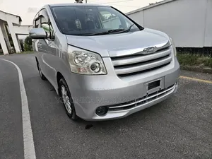 Toyota Noah 2008 Silver