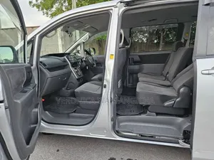Toyota Noah 2008 Silver