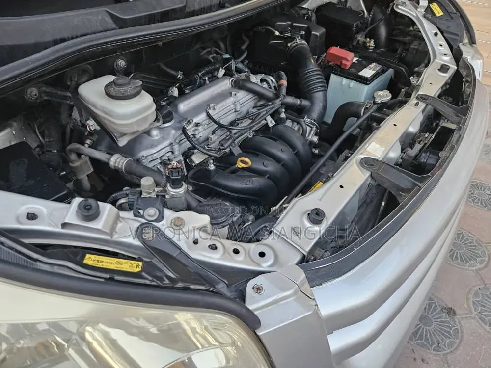 Toyota Noah 2008 Silver