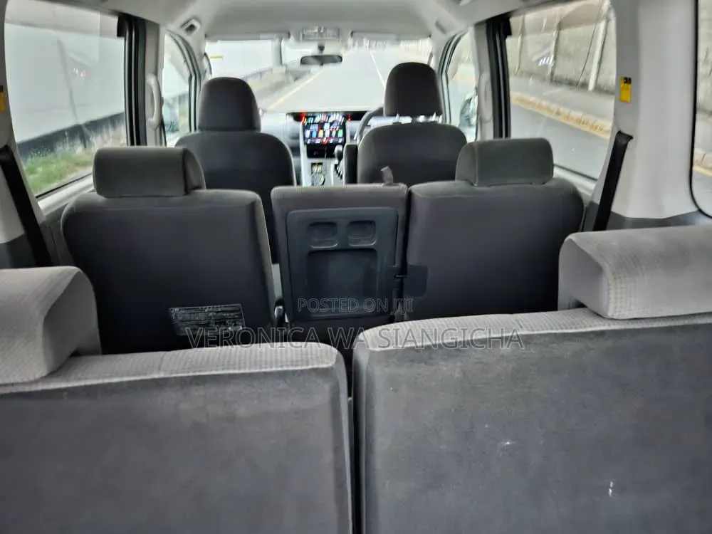 Toyota Noah 2008 Silver