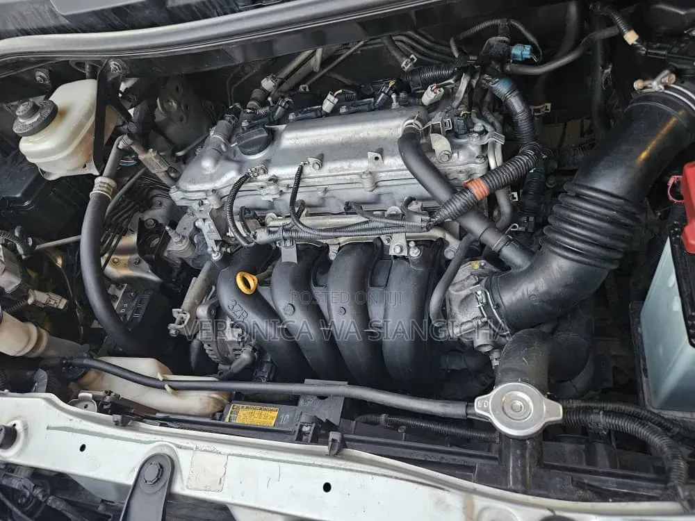 Toyota Noah 2008 Silver
