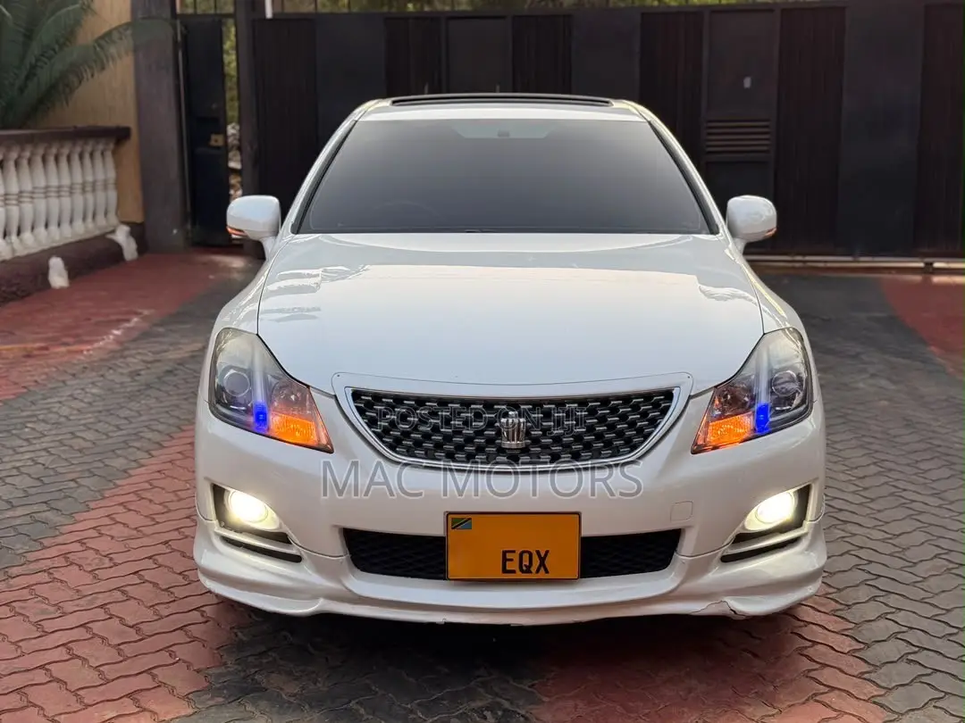 Toyota Crown 2009 Black