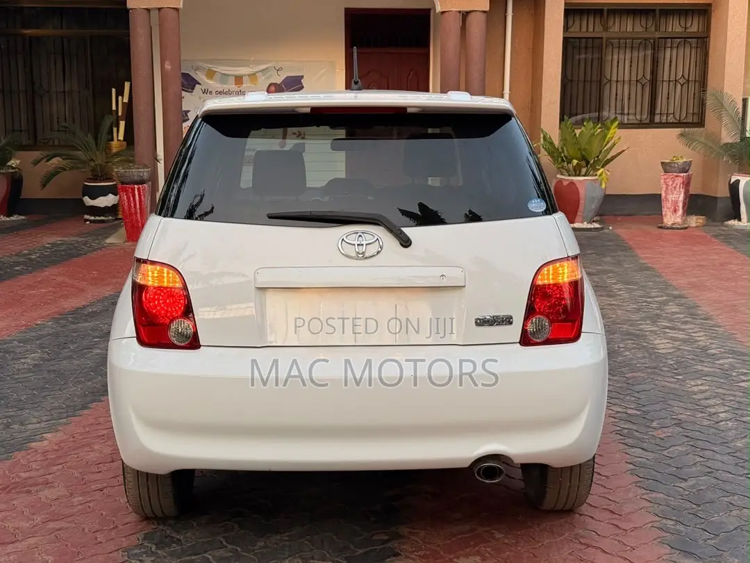 Toyota IST 2005 White