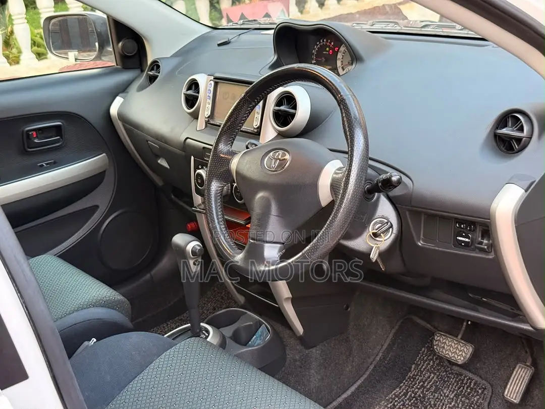 Toyota IST 2005 White