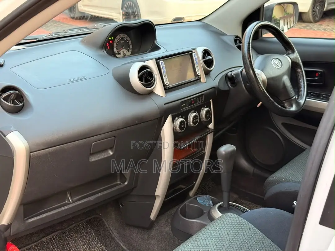 Toyota IST 2005 White