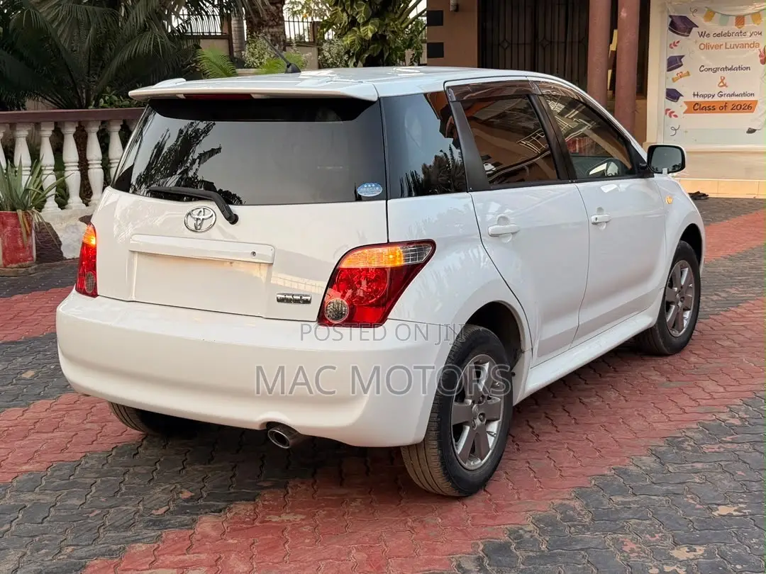 Toyota IST 2005 White