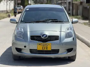 Toyota Vitz 2007 Gray