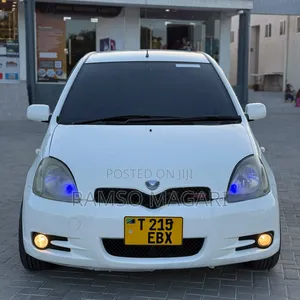 Toyota Vitz 2003 White