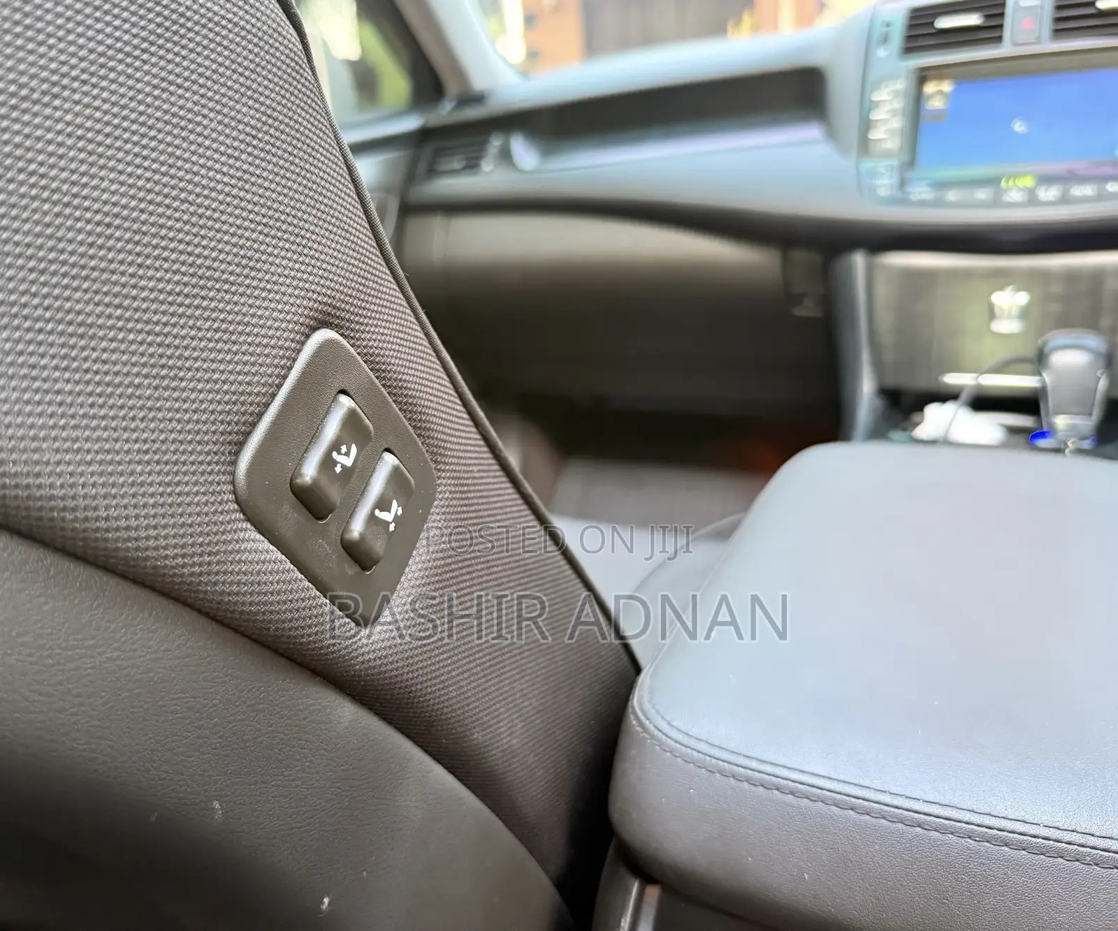 Toyota Crown 2009 Off white
