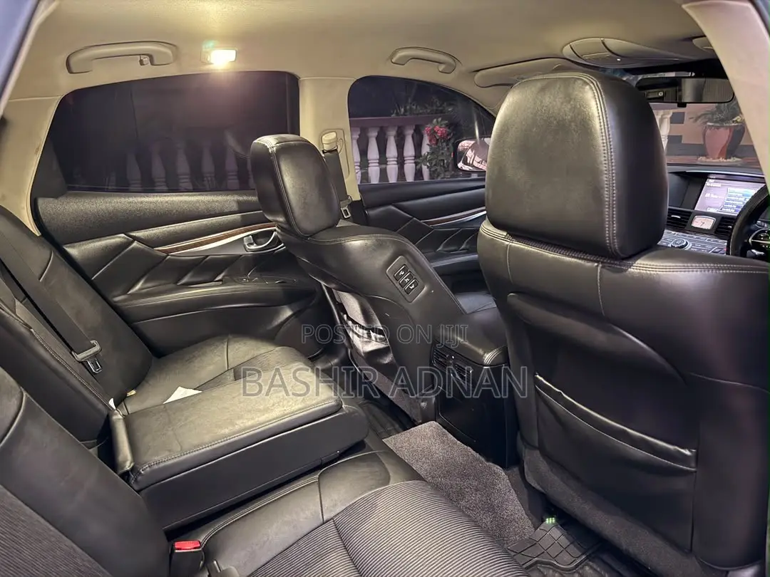 Nissan Fuga 2013 Black