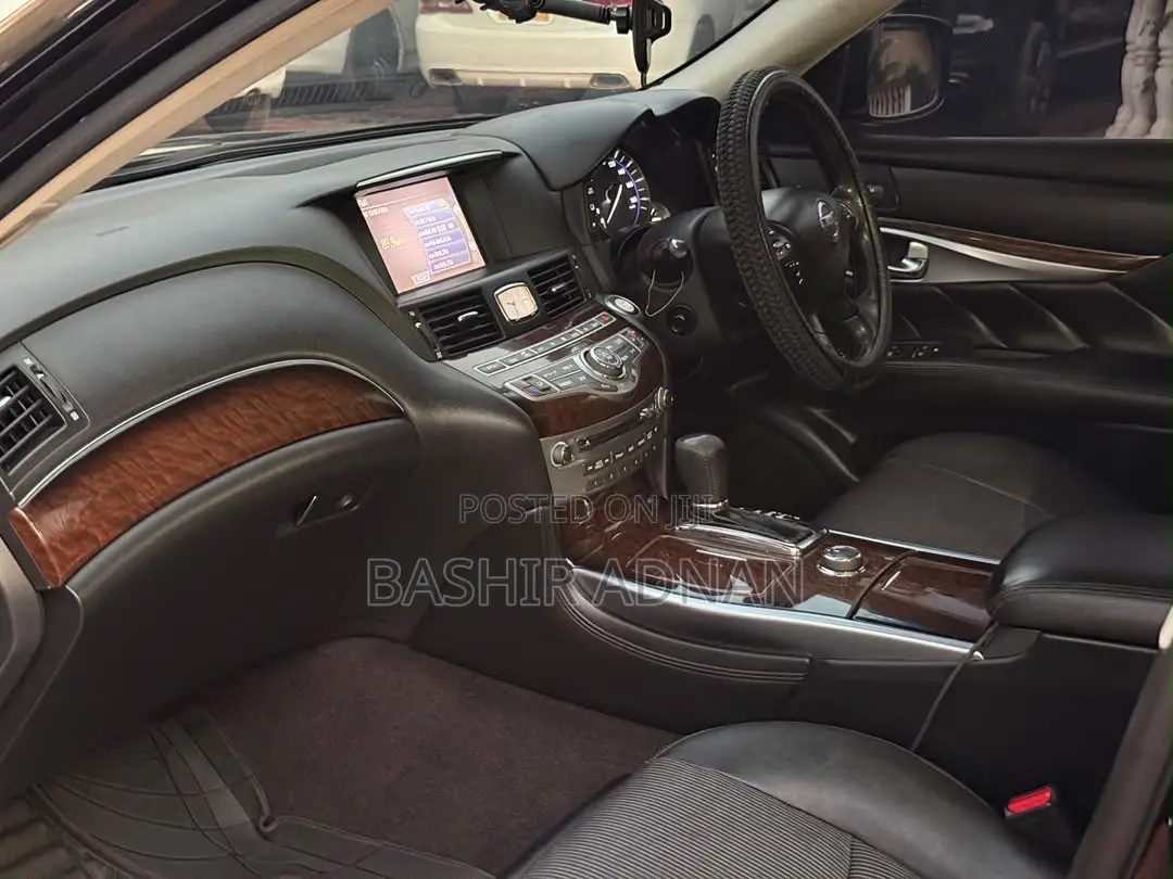 Nissan Fuga 2013 Black