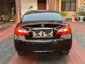 Nissan Fuga 2013 Black