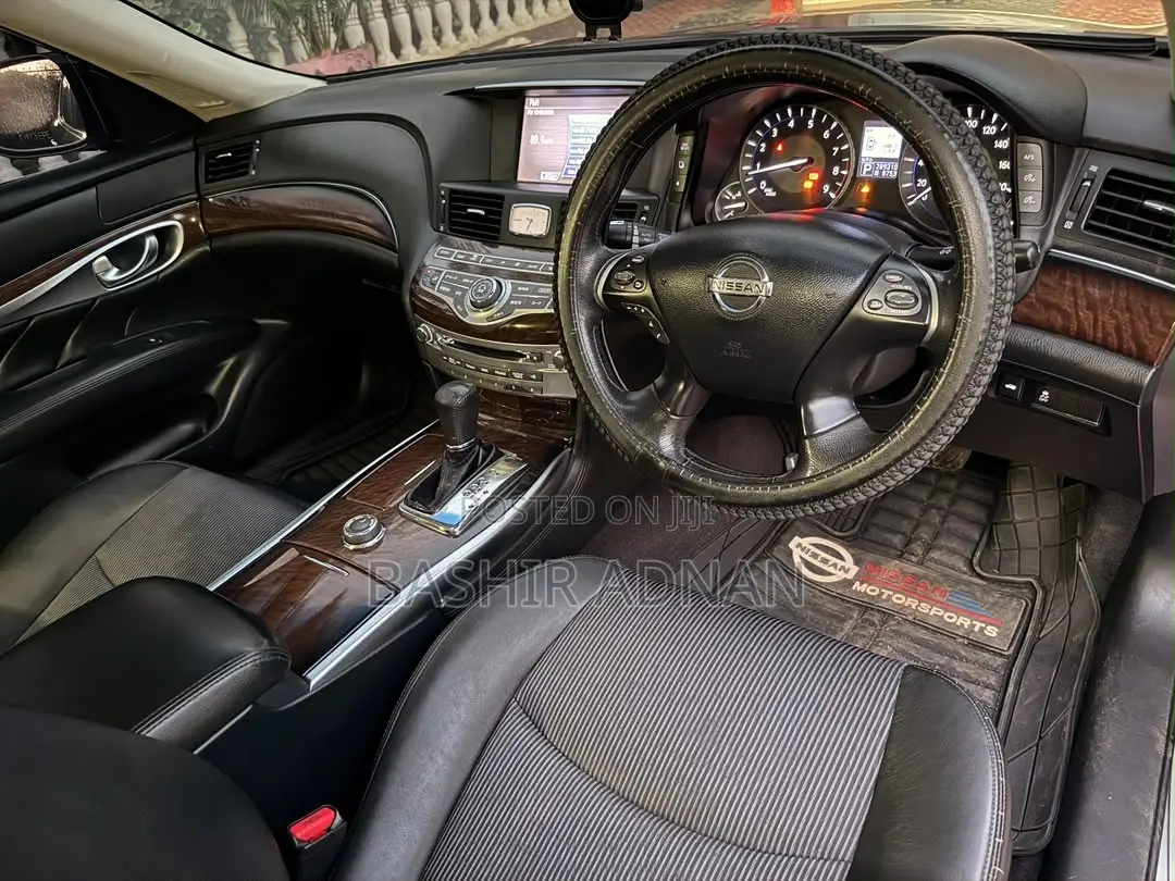 Nissan Fuga 2013 Black