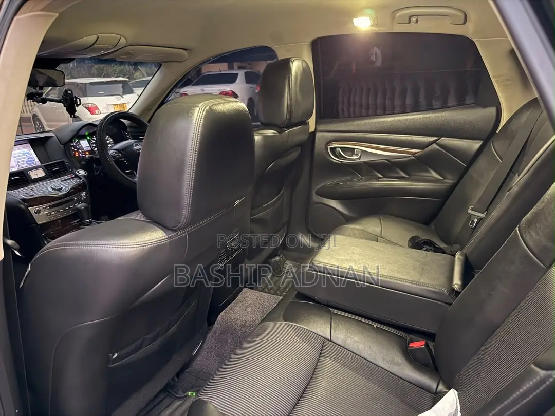 Nissan Fuga 2013 Black
