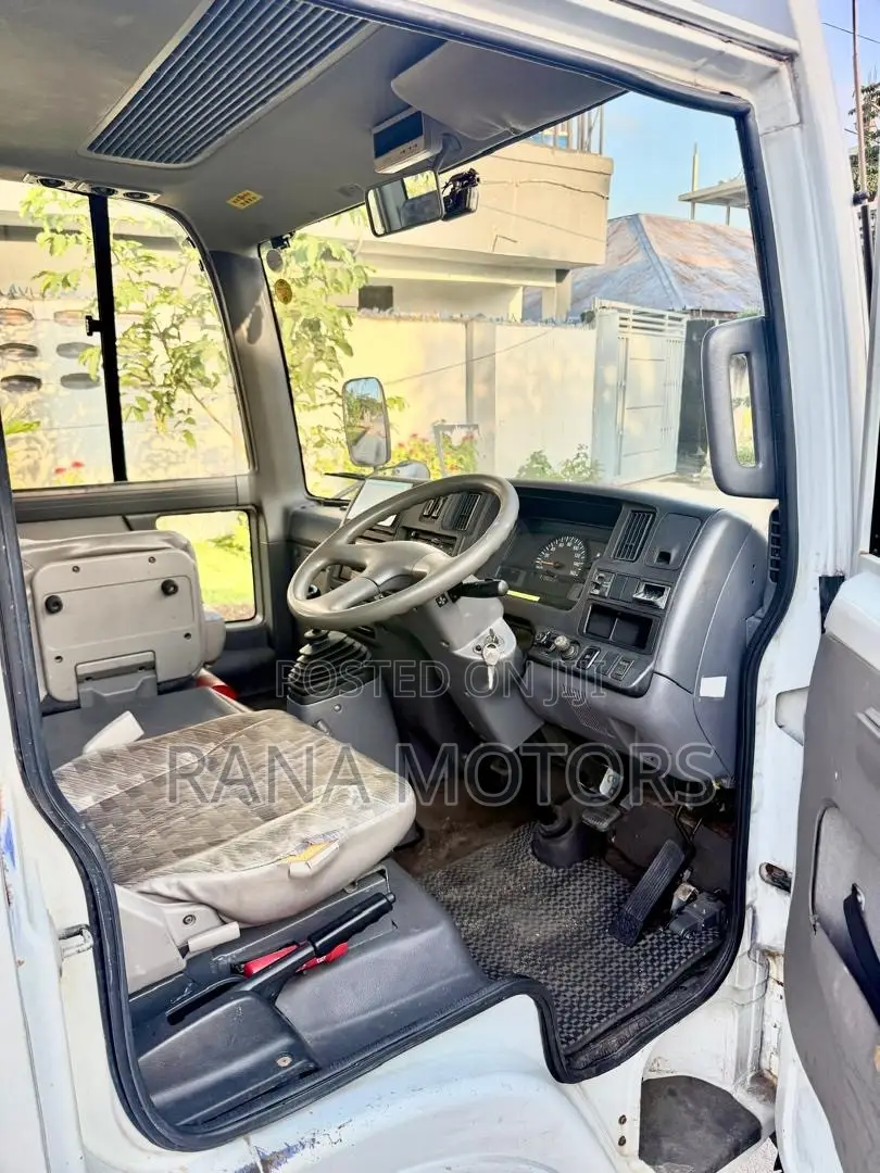 Nissan Civilian 2002 White