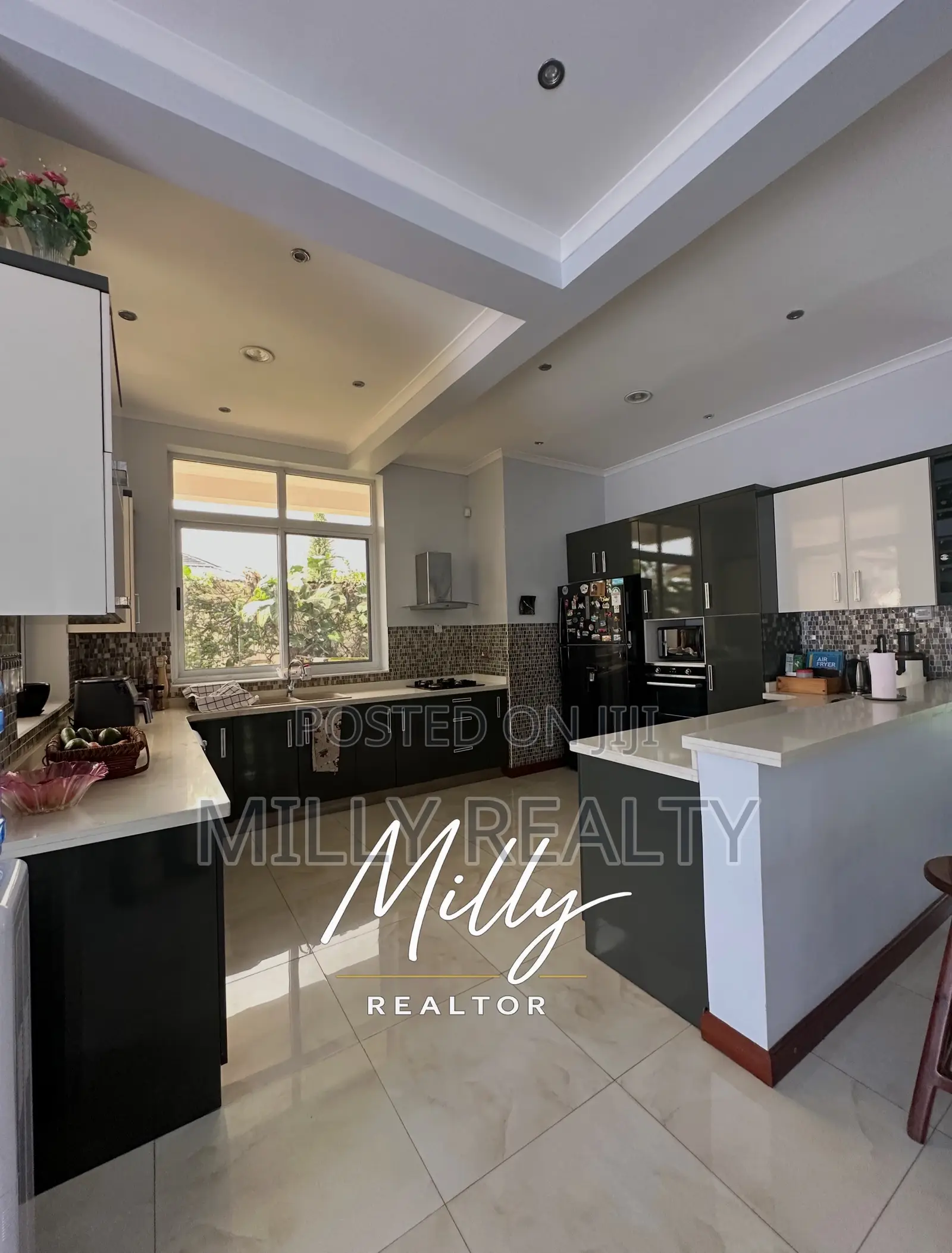 5bdrm House in Mikocheni "B Home for sale