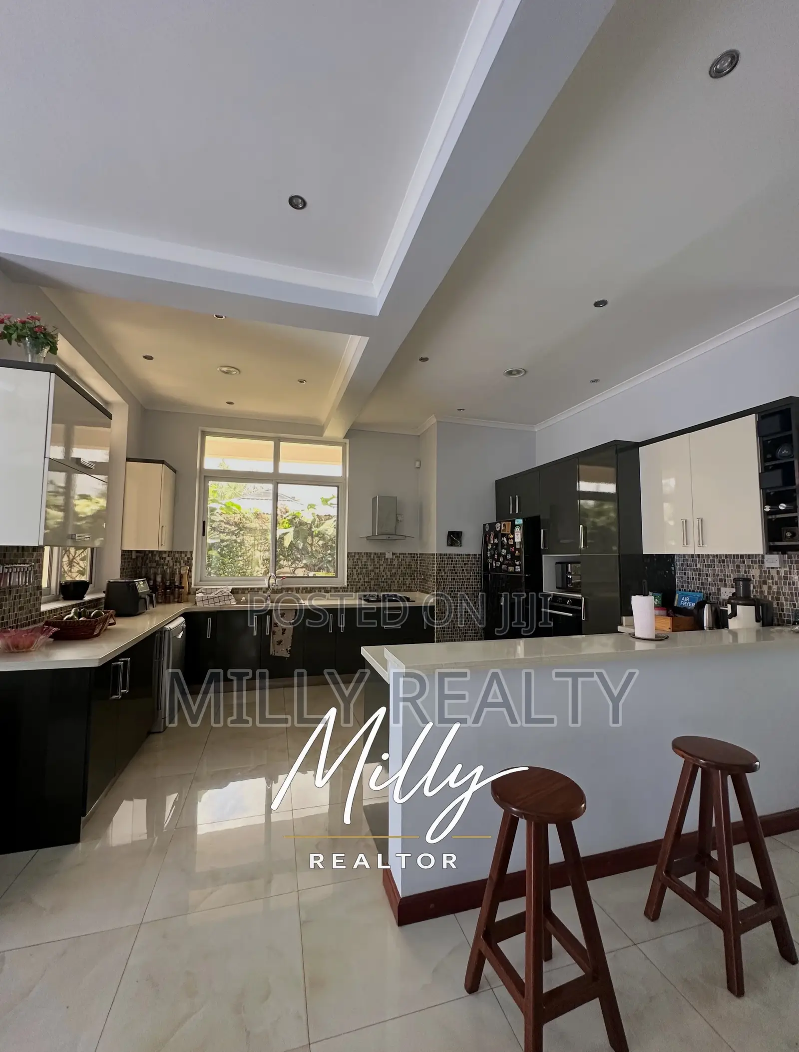 5bdrm House in Mikocheni "B Home for sale