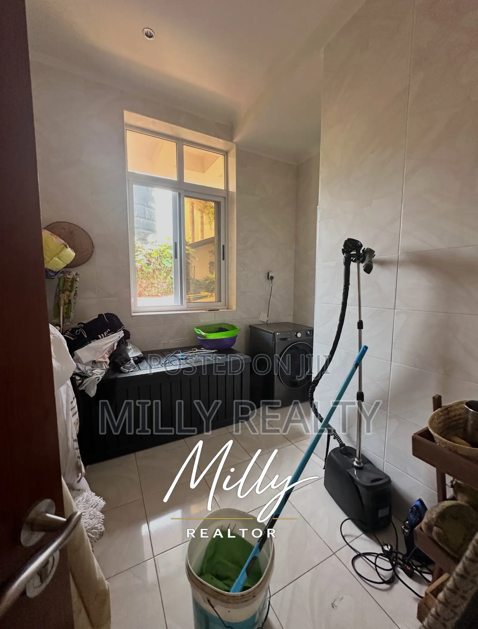 5bdrm House in Mikocheni "B Home for sale