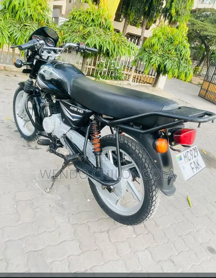 Bajaj Boxer 125 2026 Black
