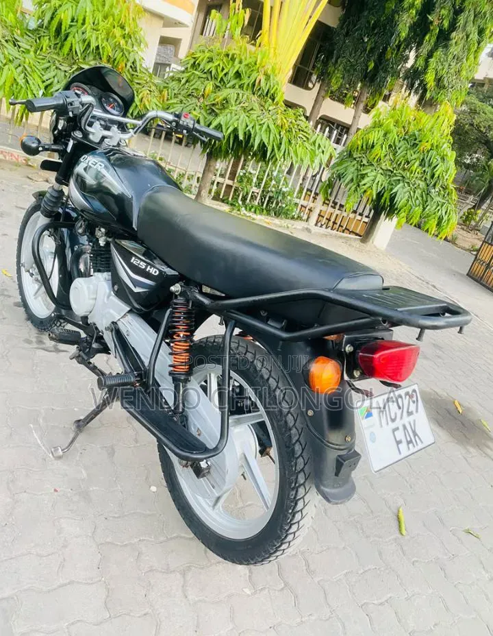 Bajaj Boxer 125 2026 Black