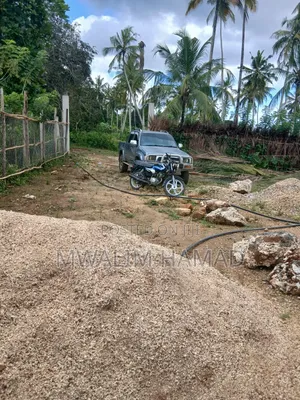 Toyota Hilux 2000 Gray