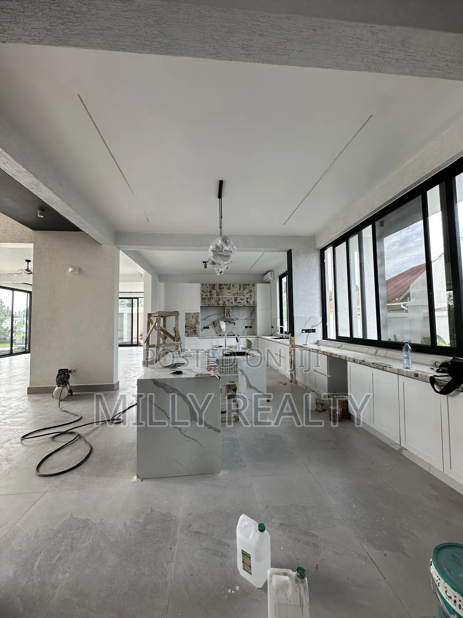 6bdrm Mansion in Premium Mansion Home, Kunduchi for sale