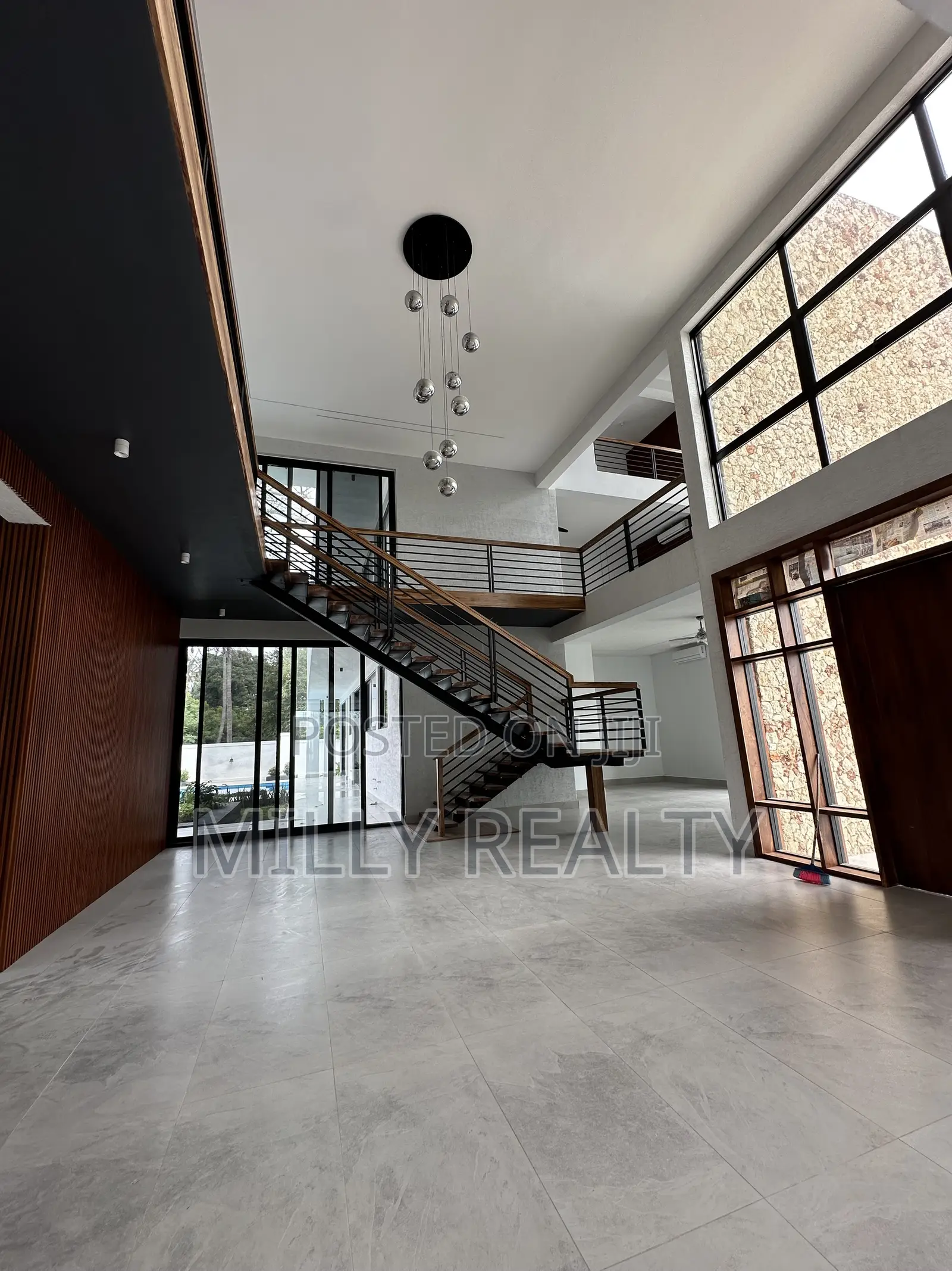 6bdrm Mansion in Premium Mansion Home, Kunduchi for sale