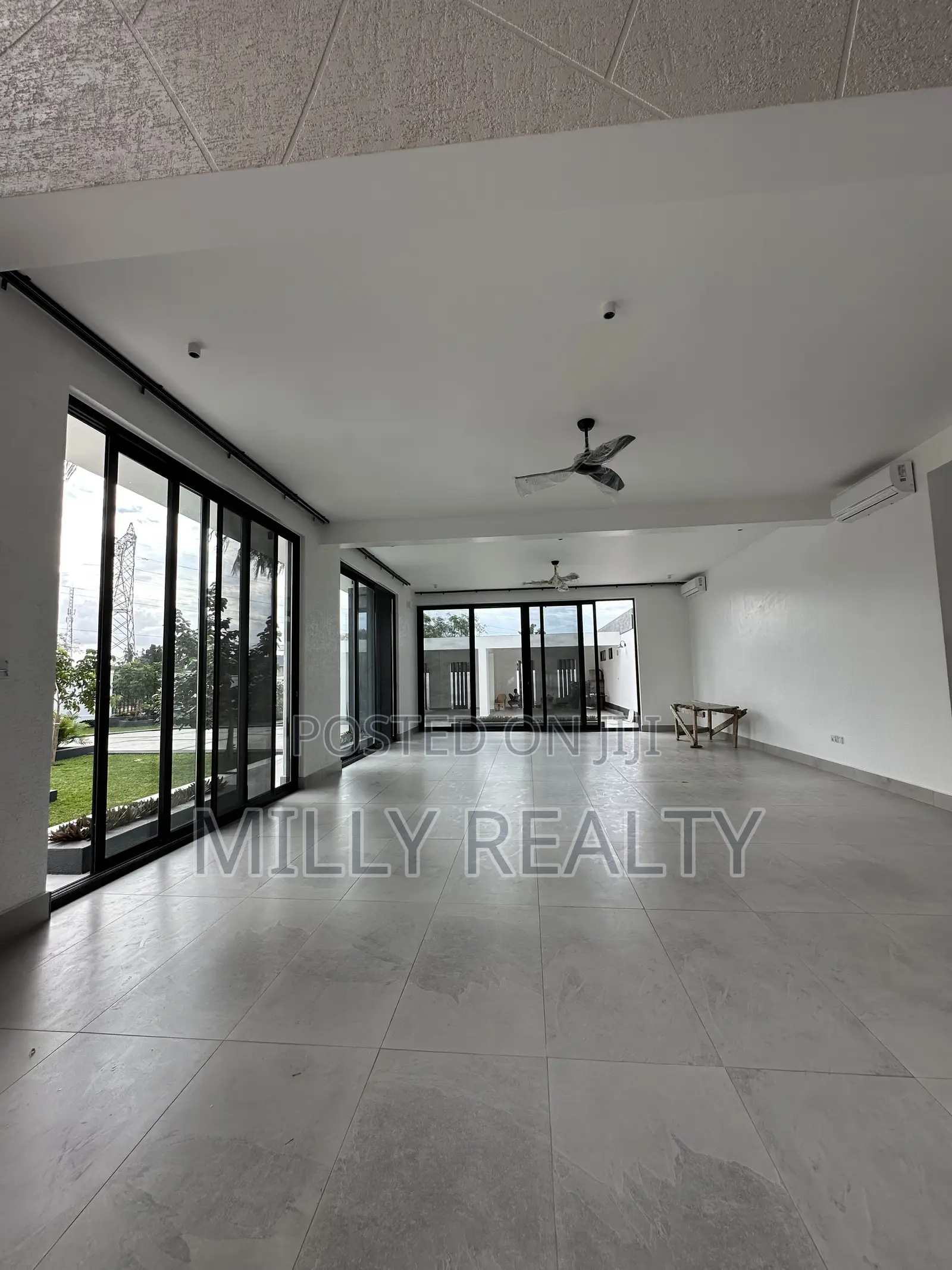 6bdrm Mansion in Premium Mansion Home, Kunduchi for sale