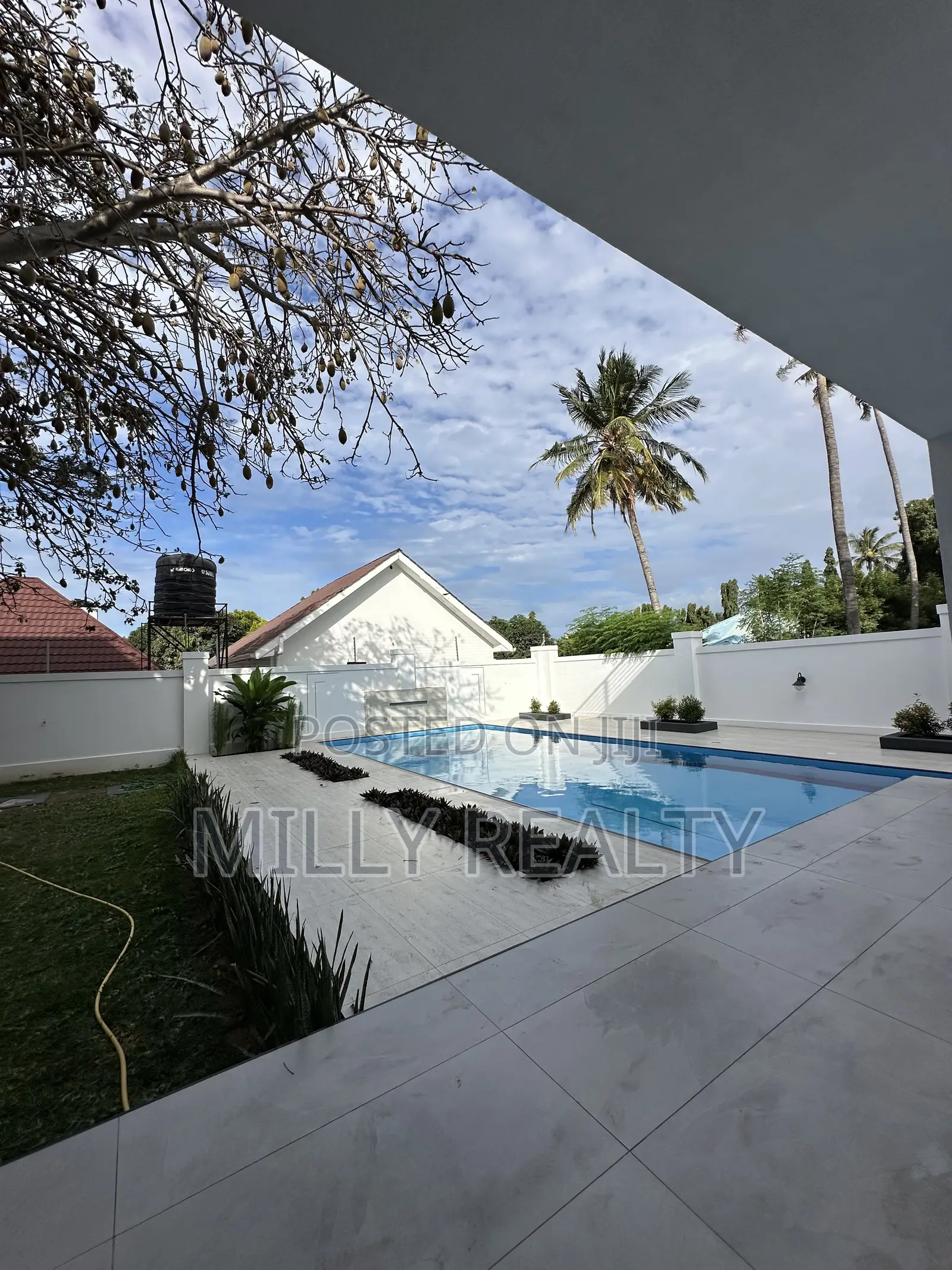 6bdrm Mansion in Premium Mansion Home, Kunduchi for sale