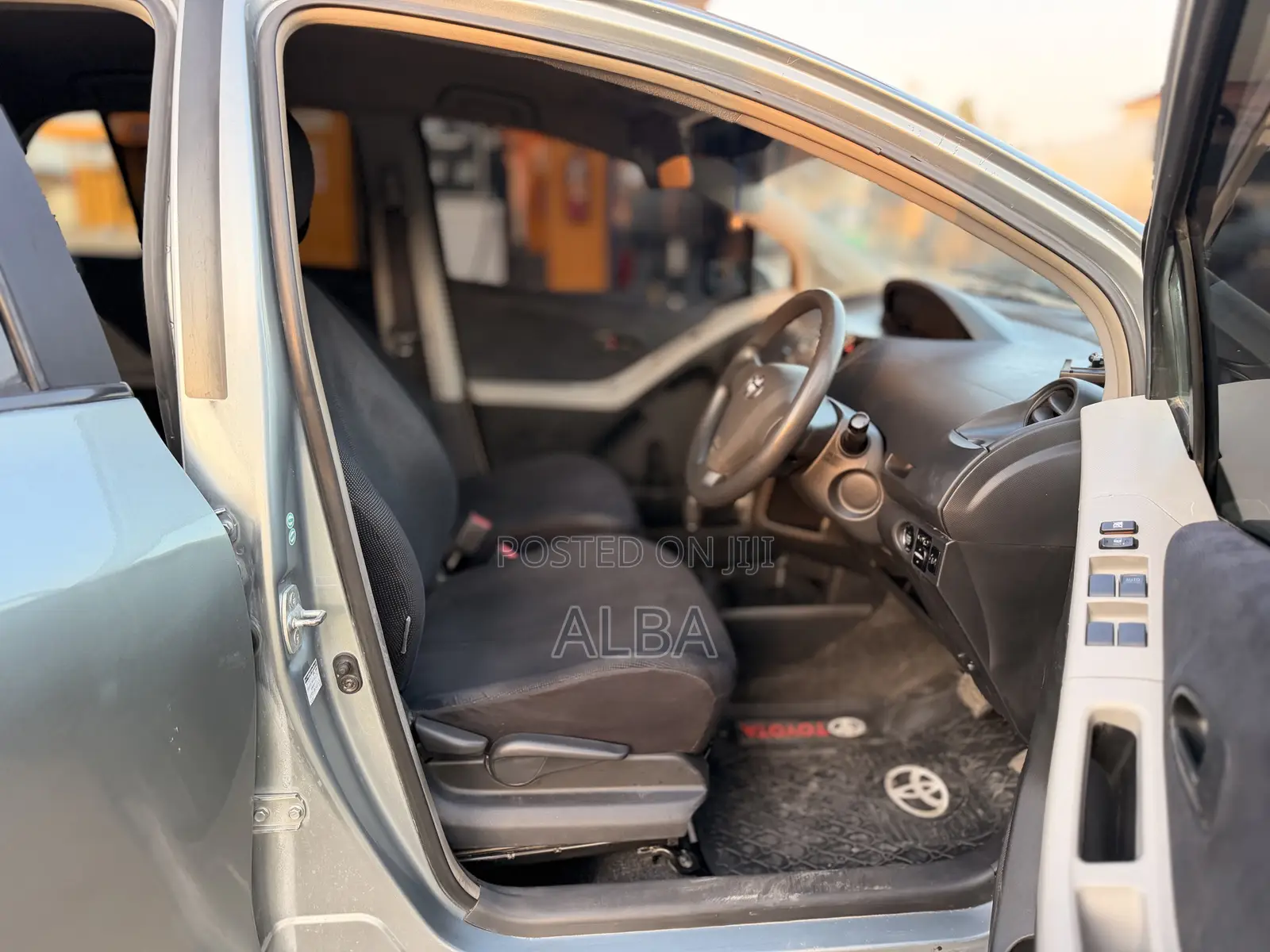 Toyota Vitz 1.3 AWD 3dr 2010 Green