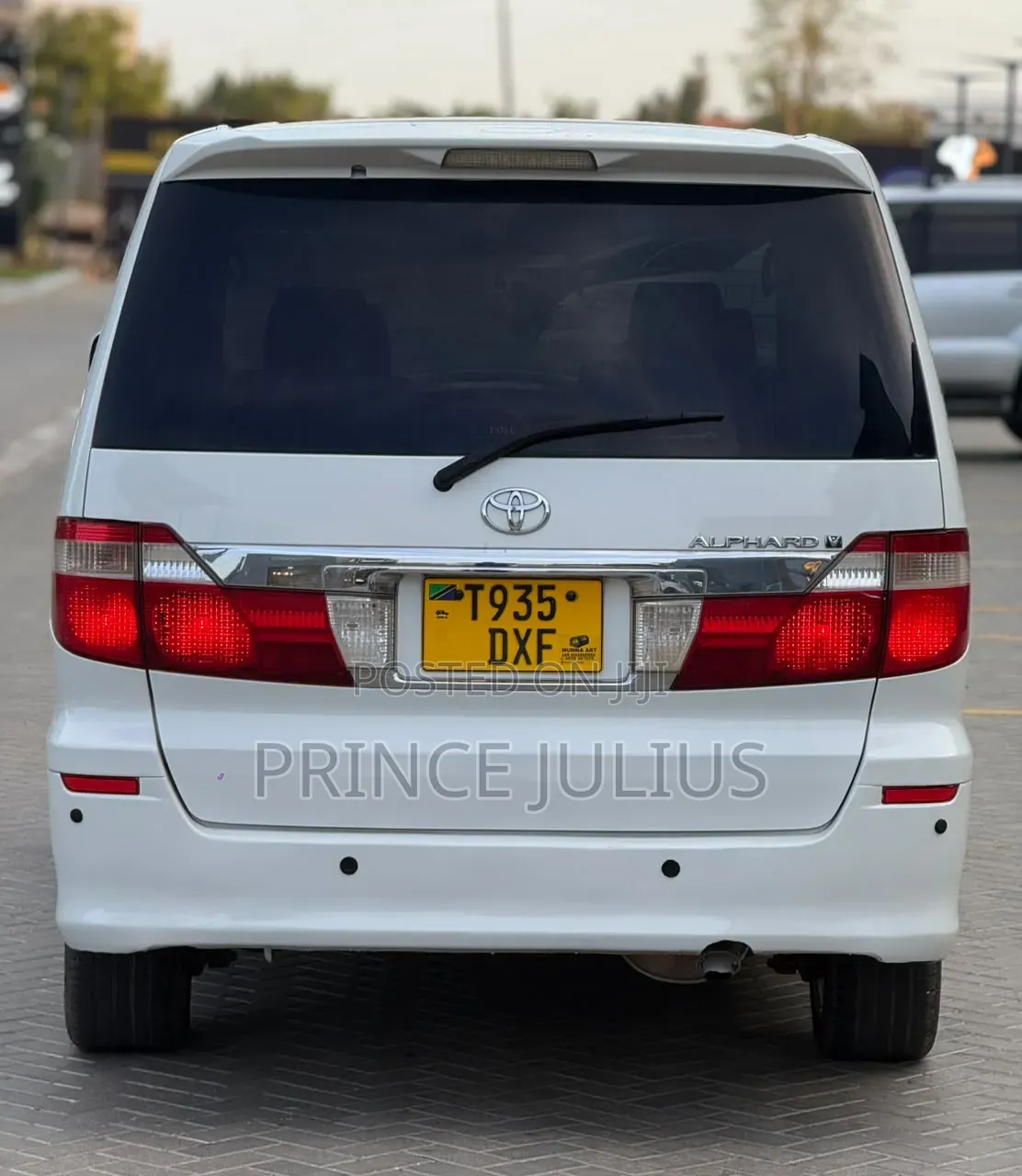Toyota Alphard 2.4 Petrol AWD 2005 White