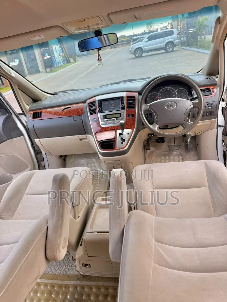 Toyota Alphard 2.4 Petrol AWD 2005 White