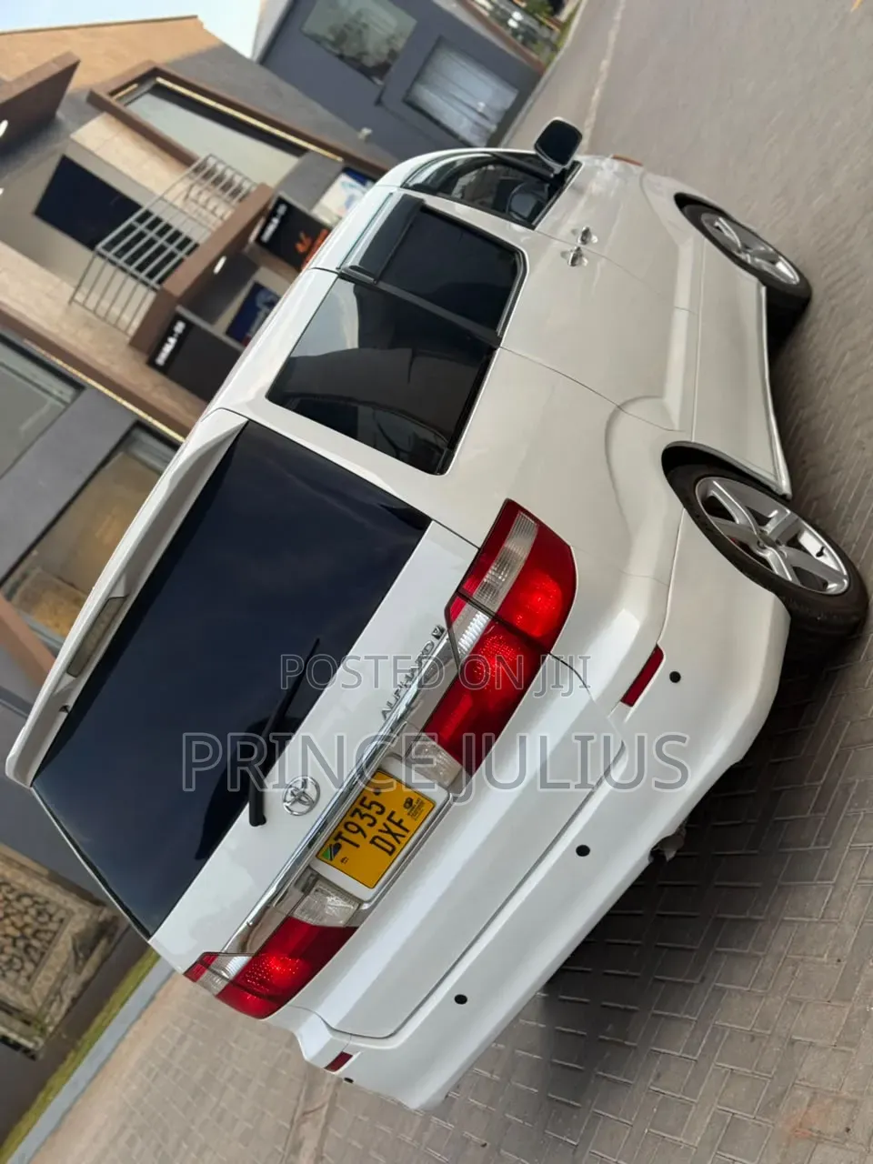 Toyota Alphard 2.4 Petrol AWD 2005 White