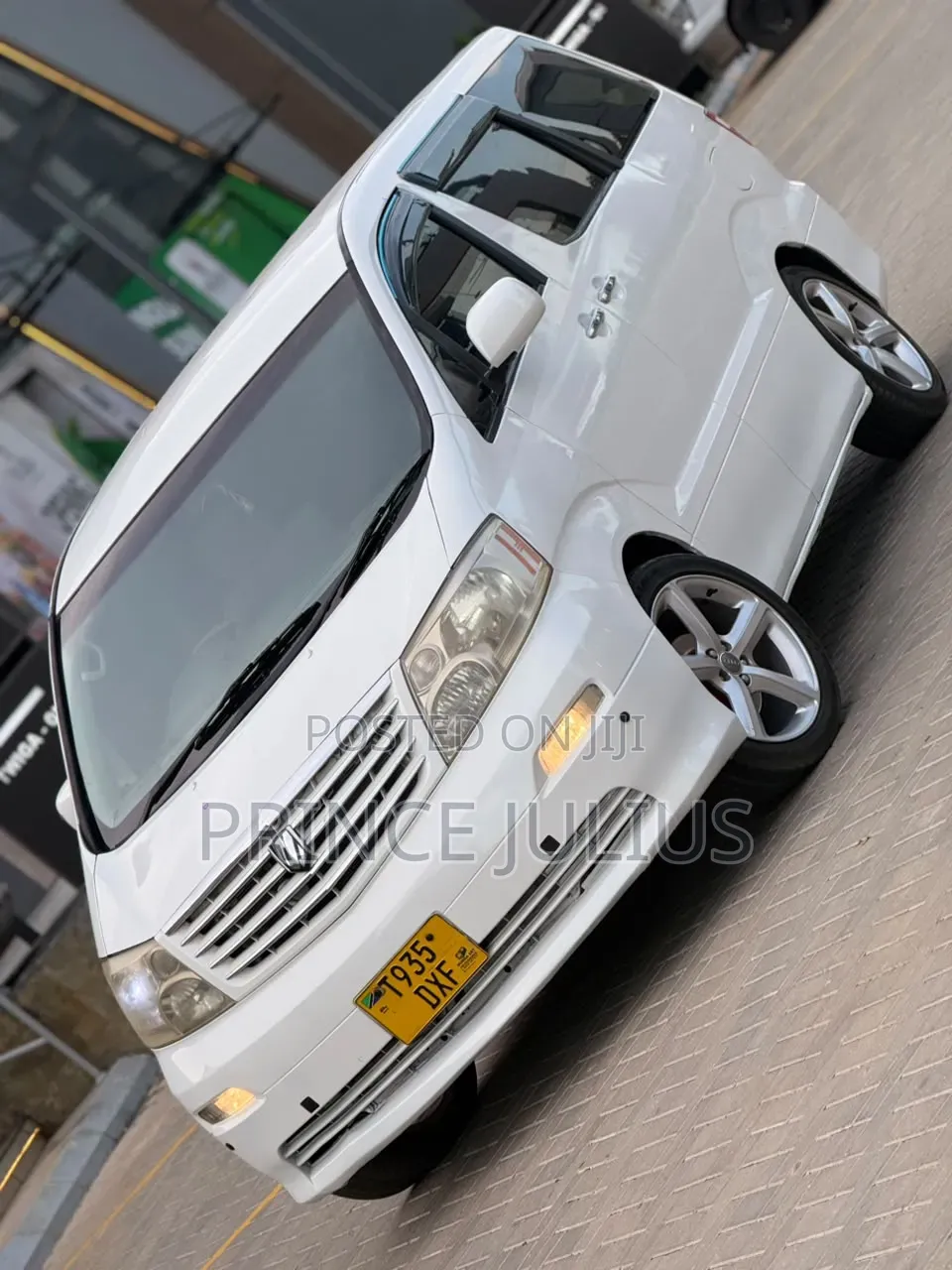 Toyota Alphard 2.4 Petrol AWD 2005 White