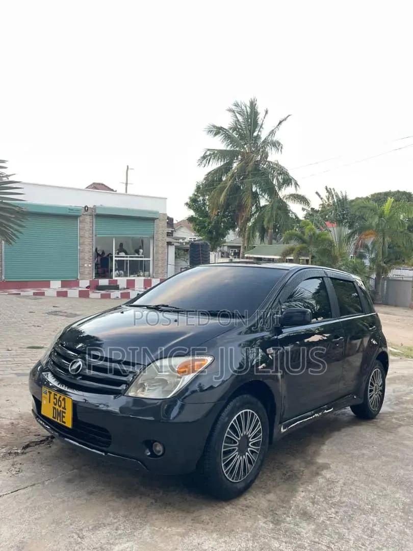 Toyota IST 2005 Black