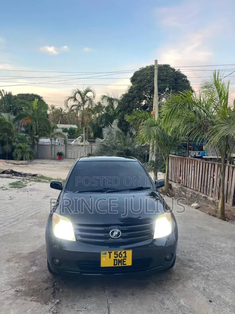 Toyota IST 2005 Black