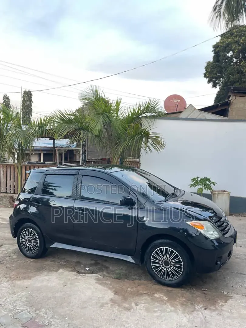 Toyota IST 2005 Black