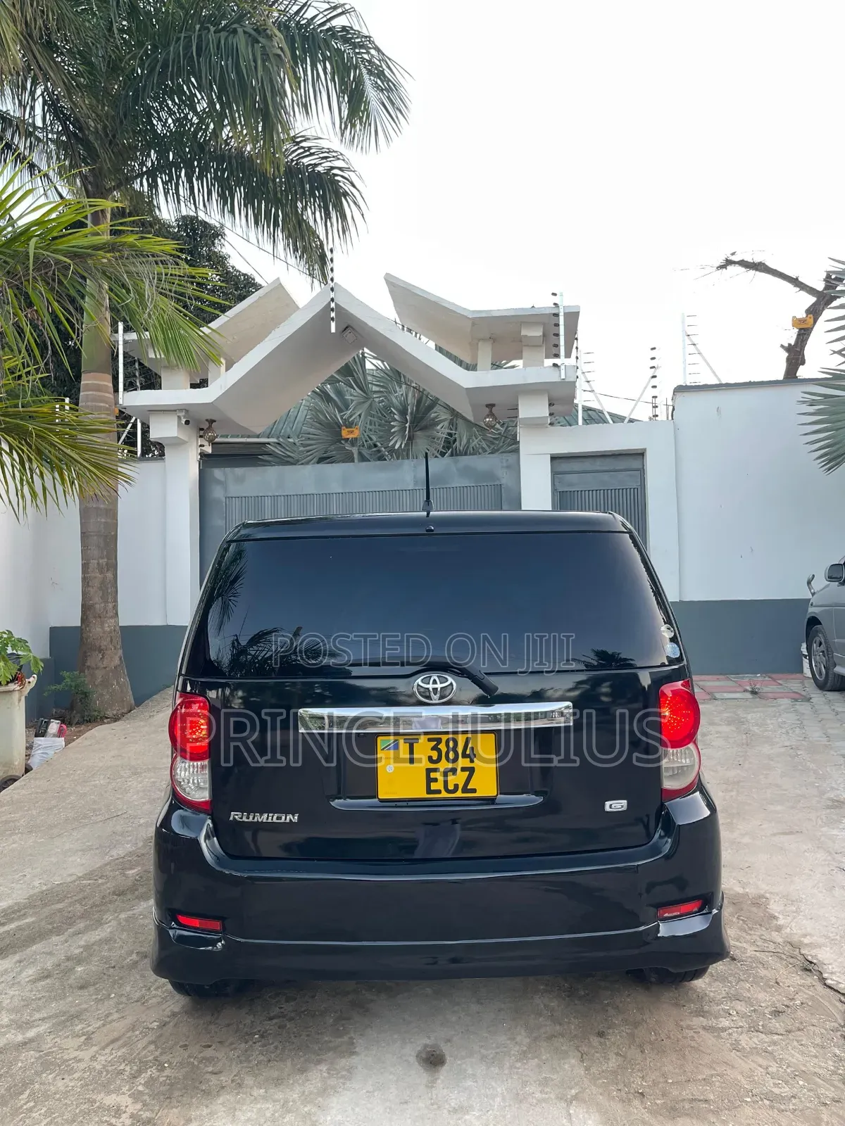 Toyota Rumion 1.5 FWD 2023 Black