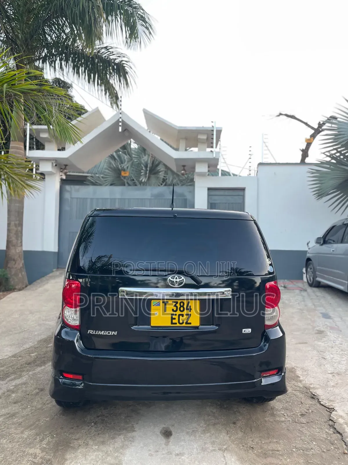 Toyota Rumion 1.5 FWD 2023 Black