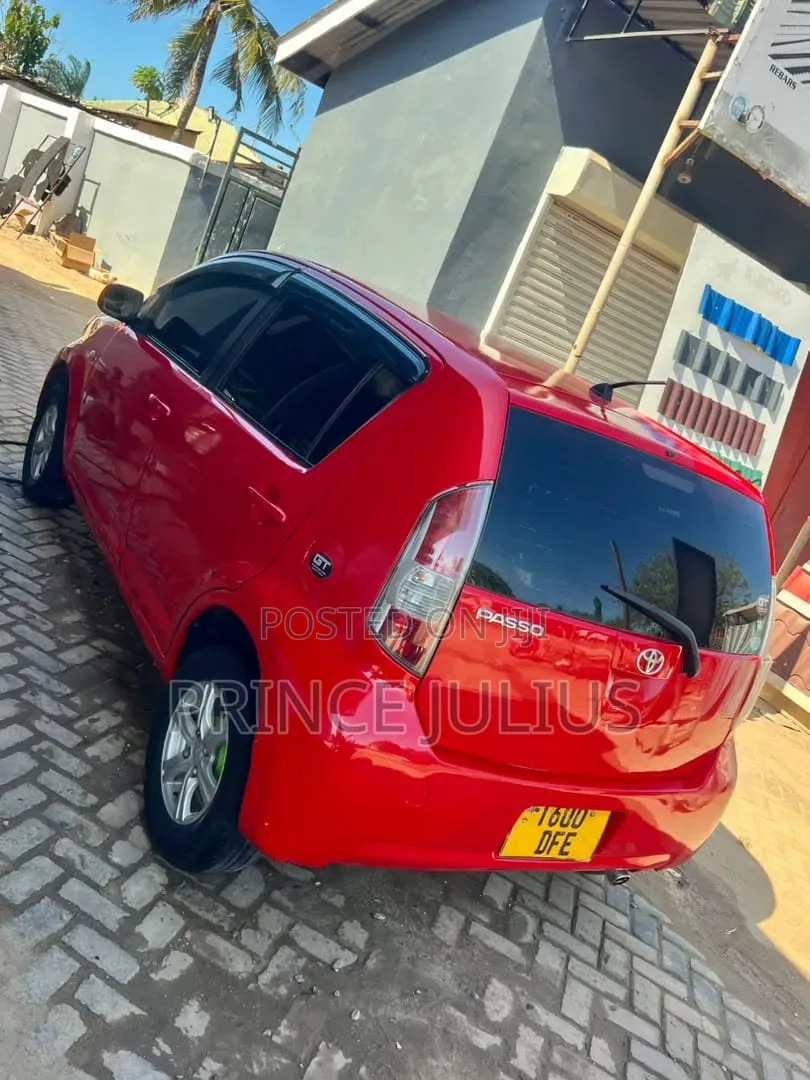 Toyota Passo 1.0 AWD 2005 Red