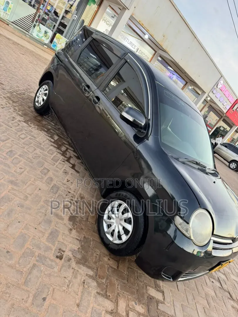 Toyota Sienta 1.5 AWD 2005 Black